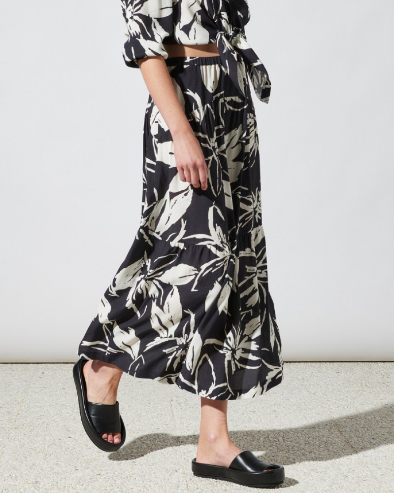 Luisa Cerano Black and Off White Hibiscus Print Skirt 578202 3496 0011